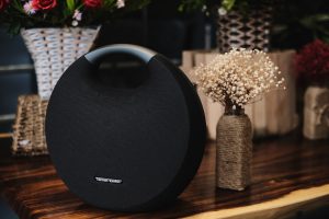 Harman-Kardon-Onyx-Studio-3-VS-4