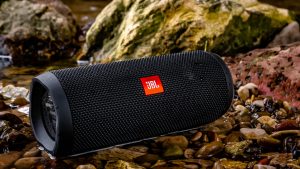 JBL-Flip-4-vs-Charge-4