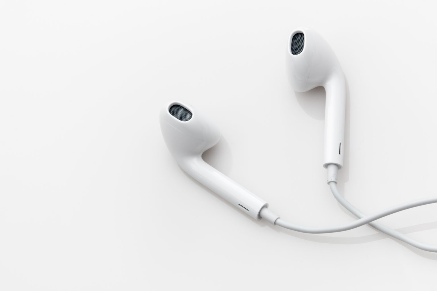 How to Stop Earbuds from Pausing